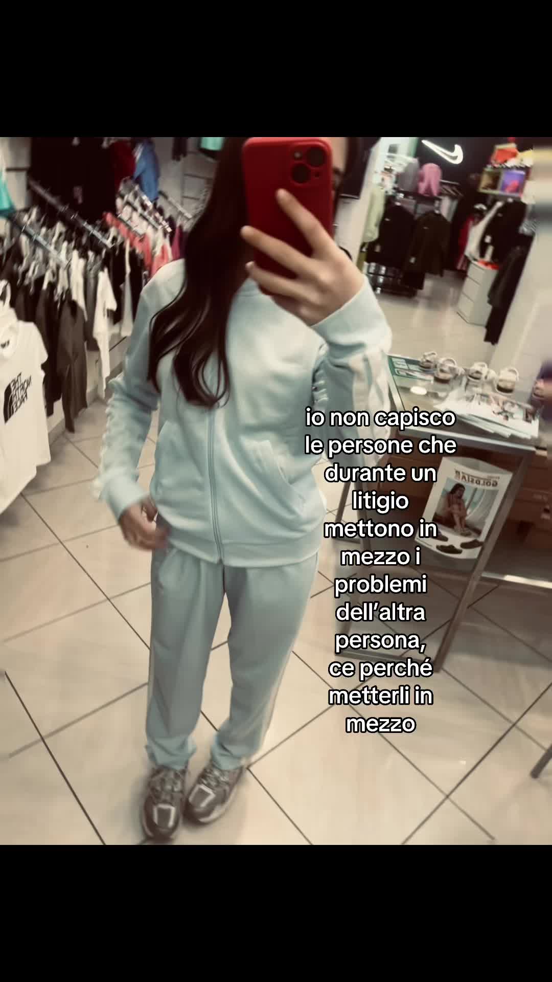 @lolaaa