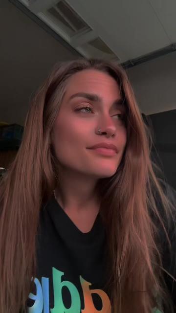 @Holly 🖤