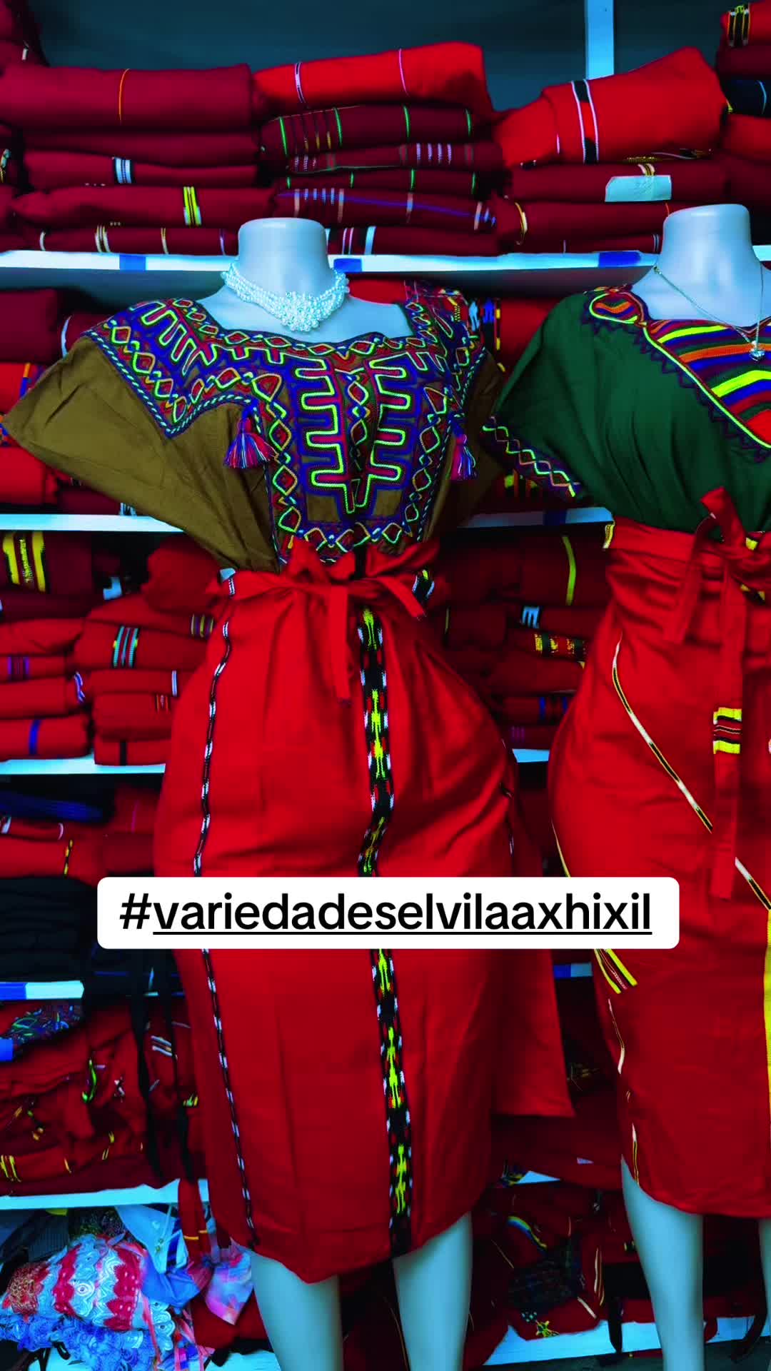 @Elena De León