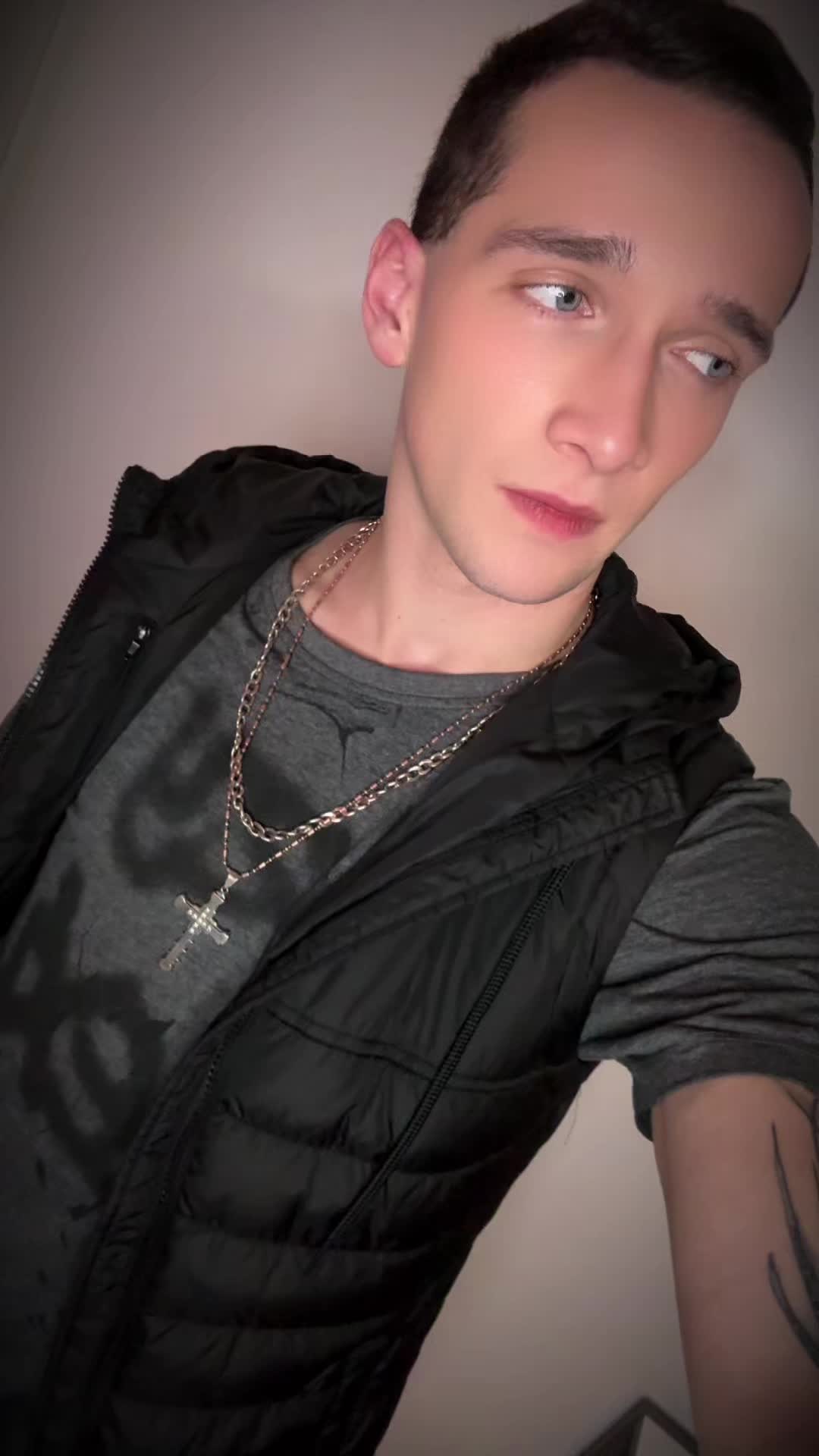 @Itsofficialsimon