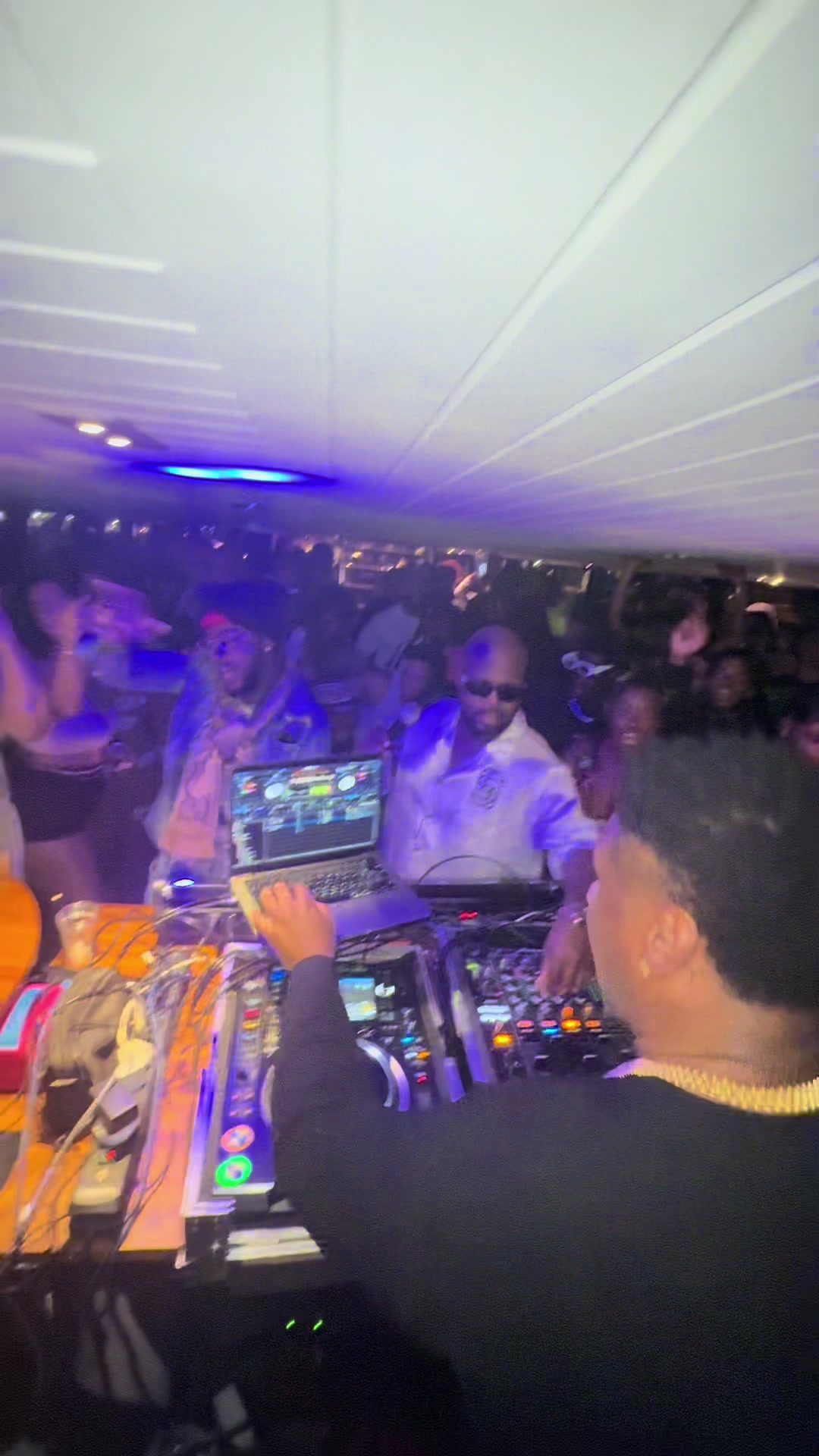 @DJ STEESKO