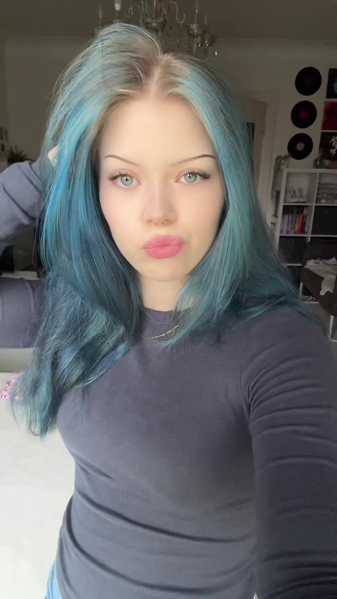 @Vicky シ