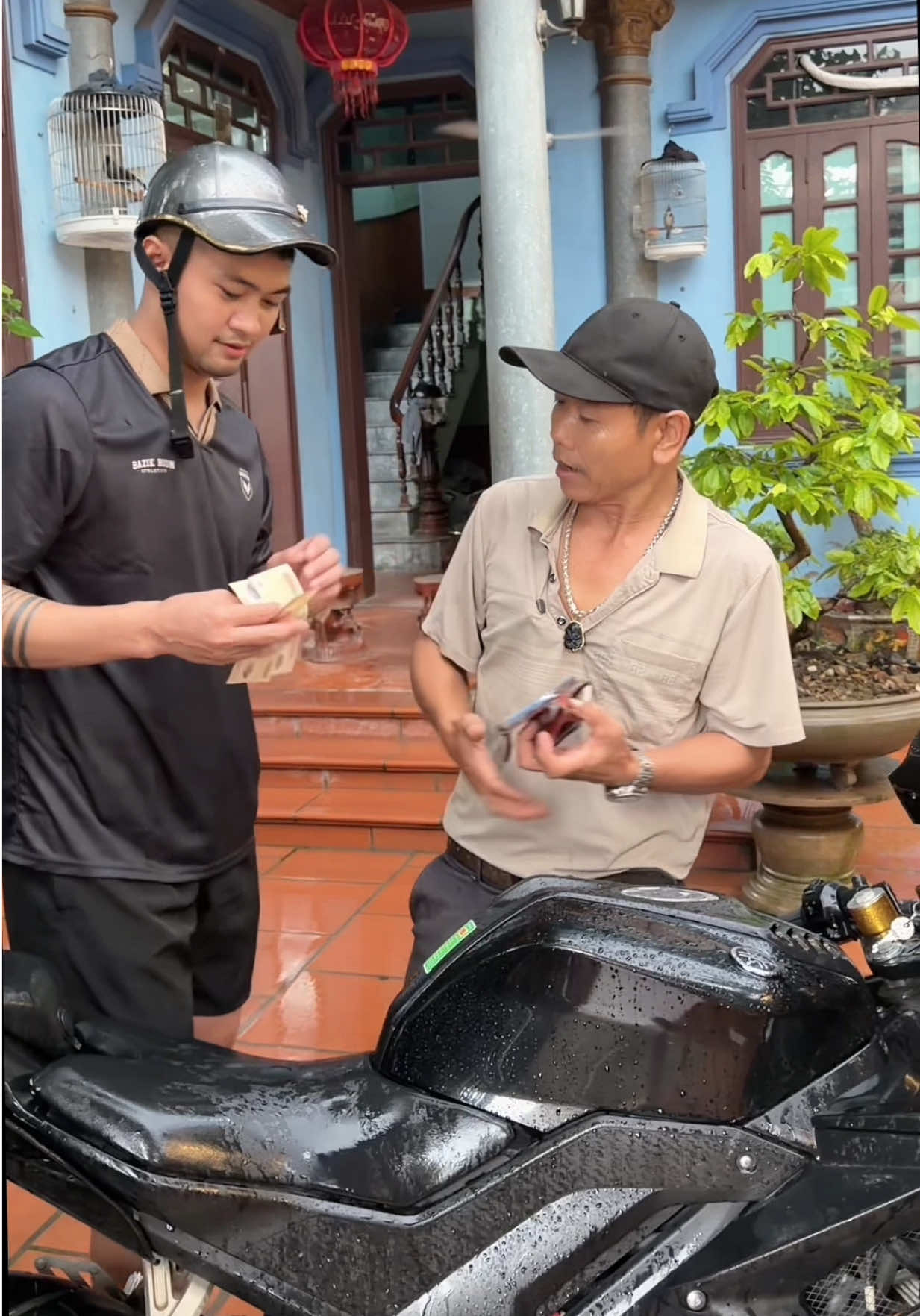 @Ch&uacute; Tư