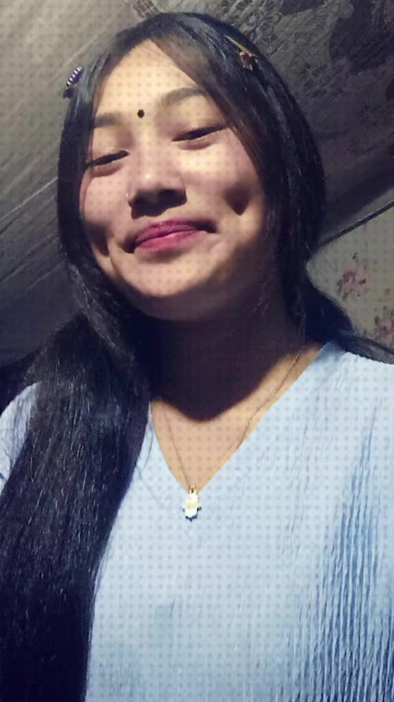@sad girl 🥹😭
