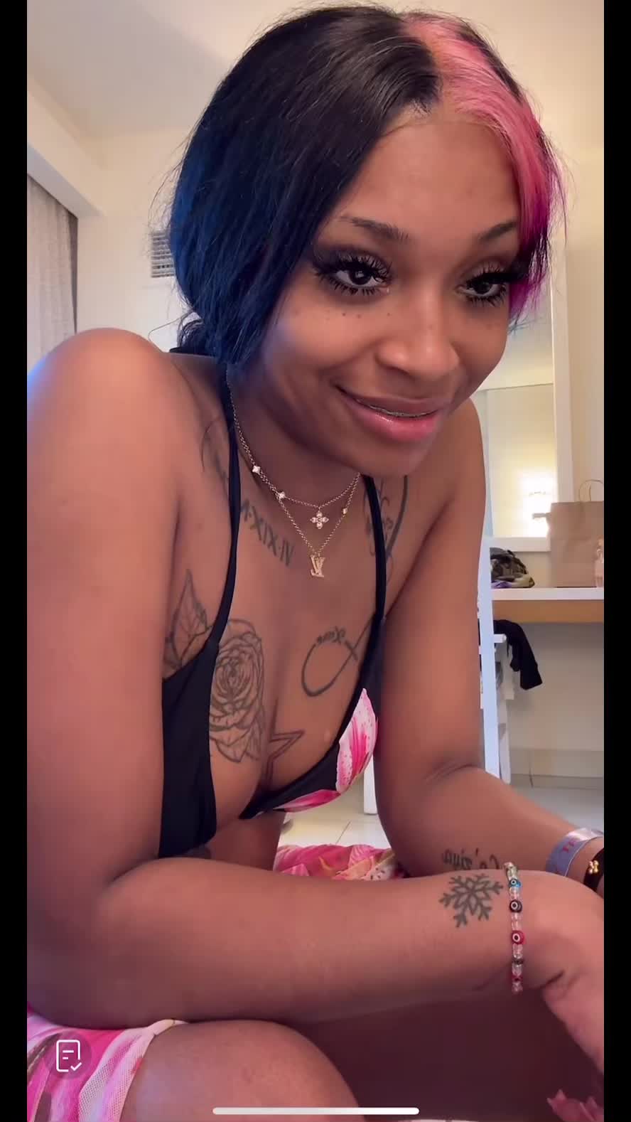 @UniversalGossip