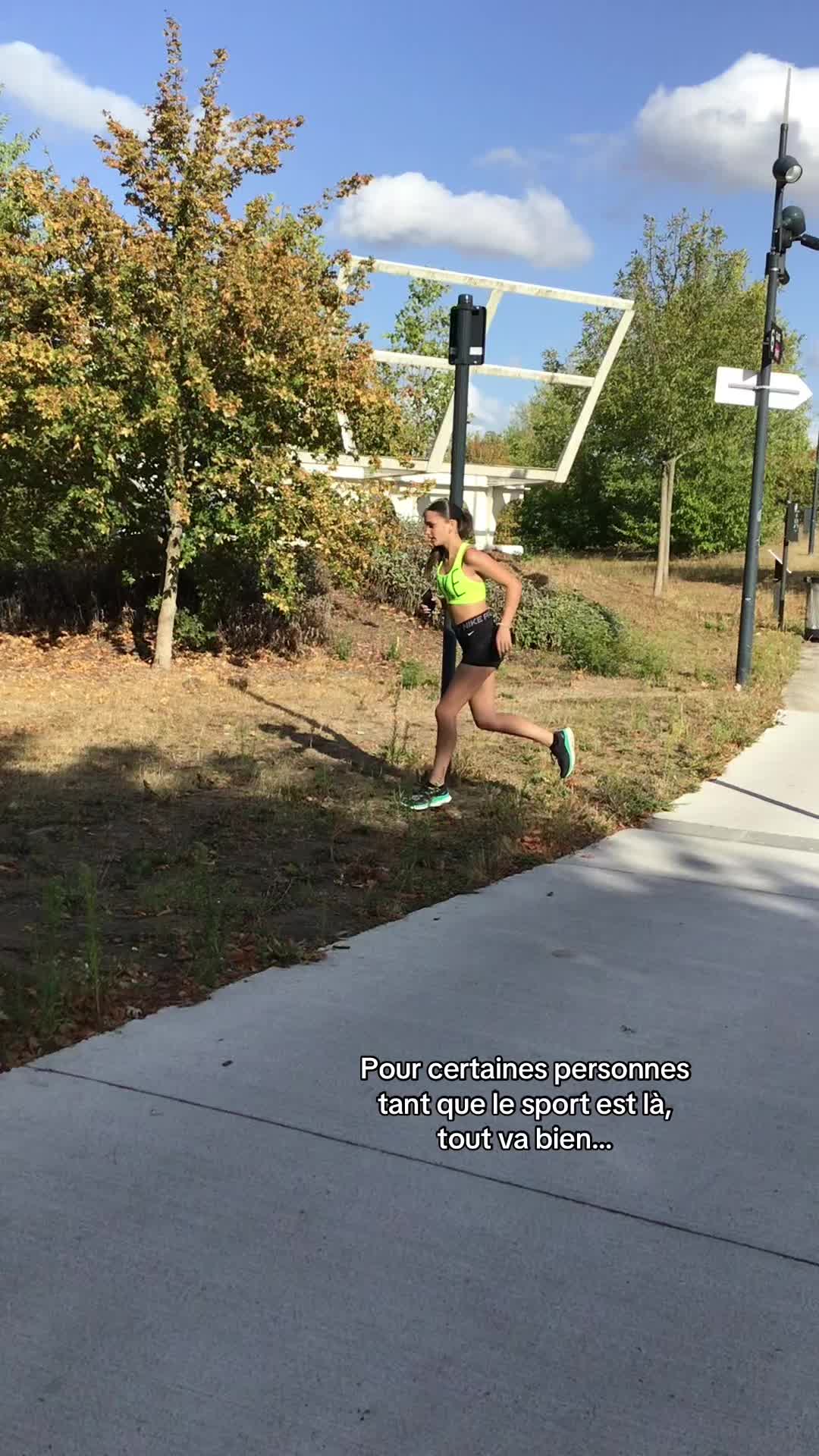 @Capucyneeee