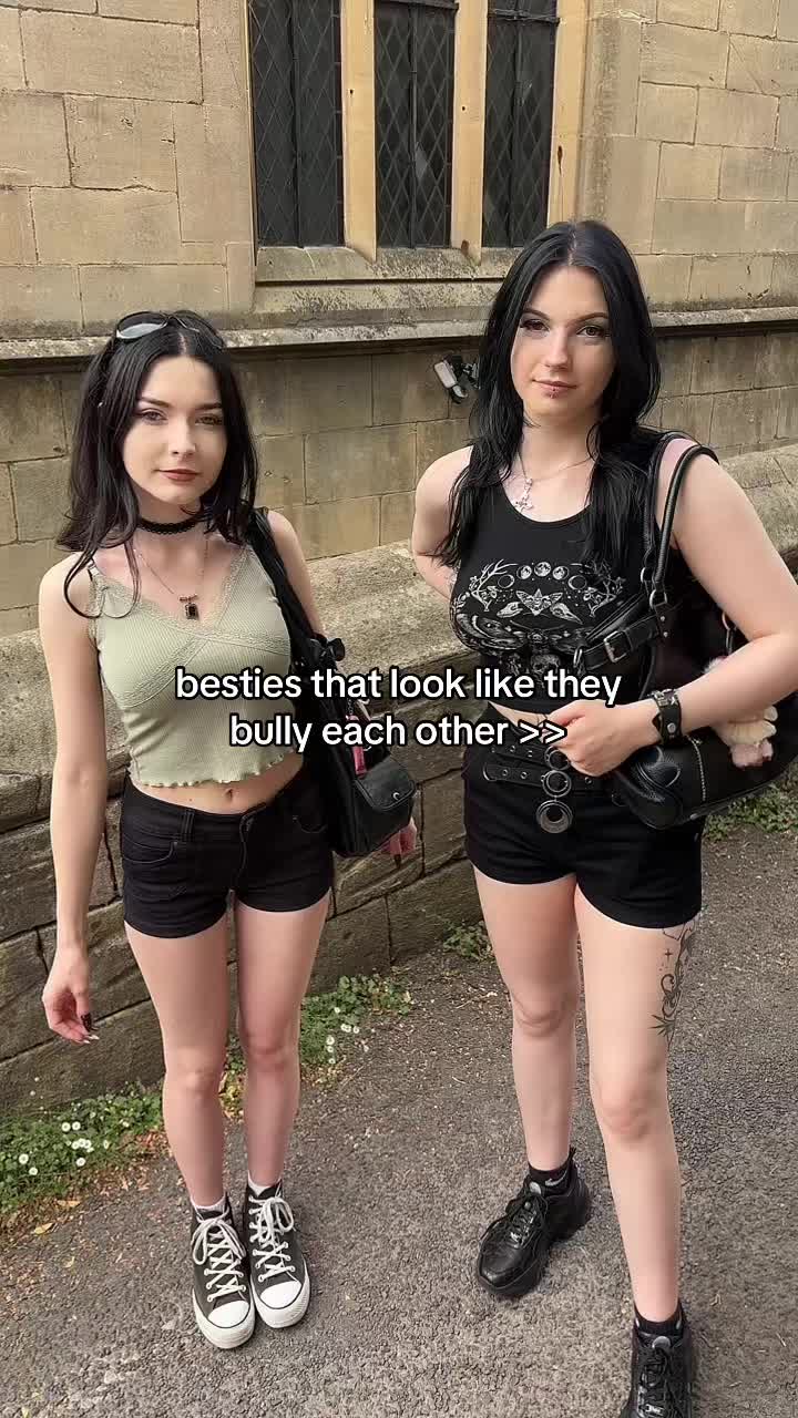 @leavesloneczkoalone