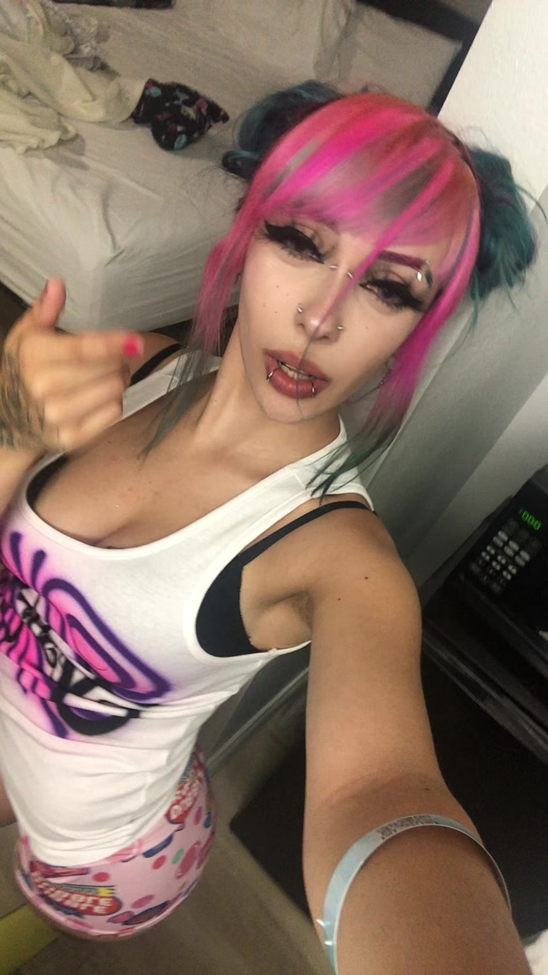 @Jessalyn