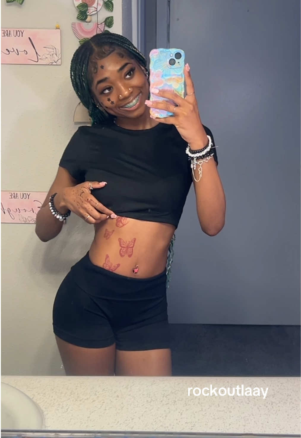 @rockoutlaay