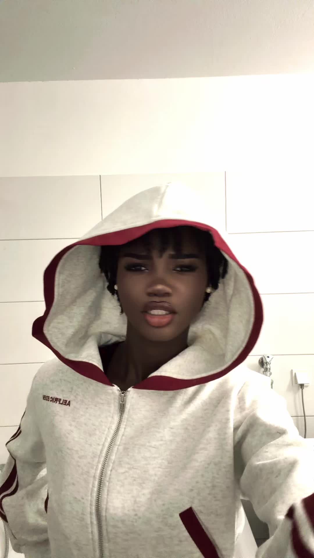 @🕷️