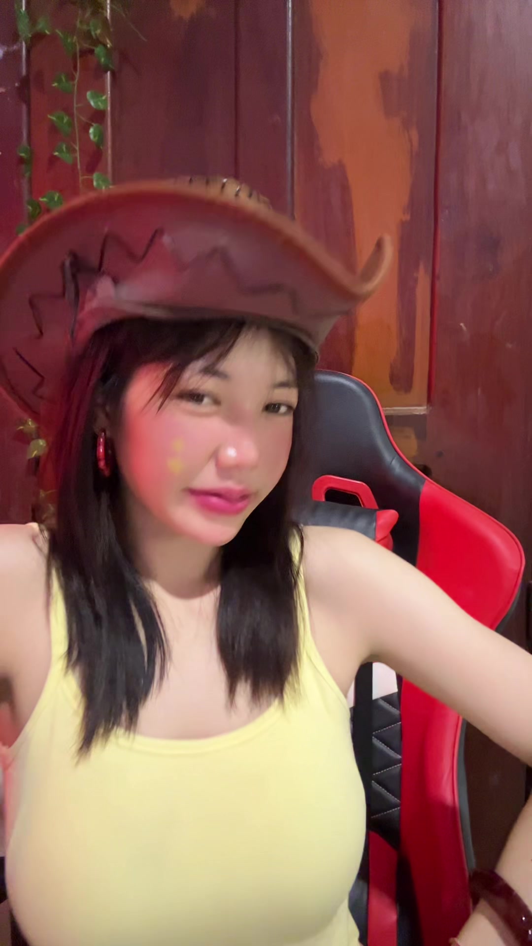 @LyyHouy