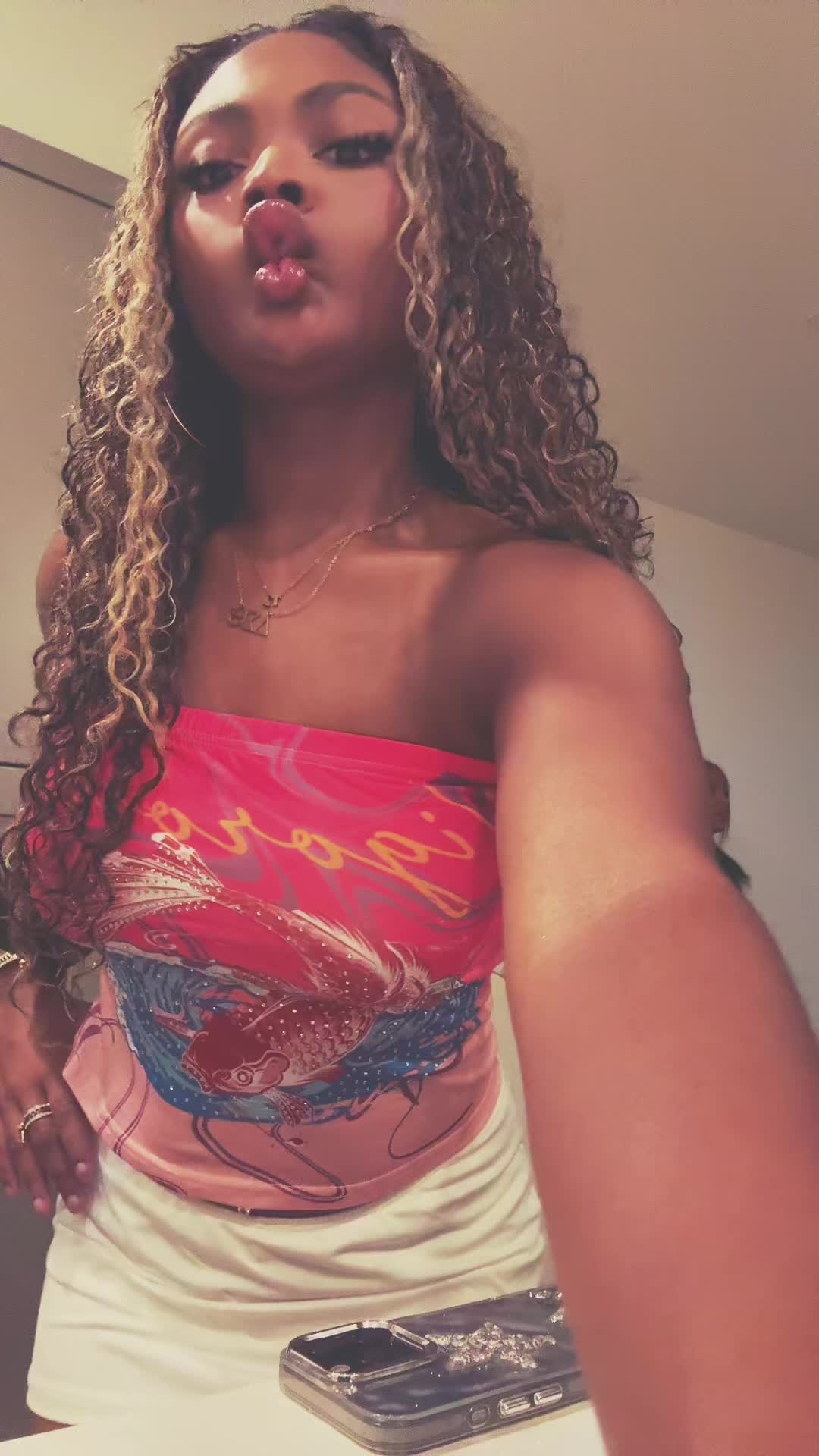 @AVA