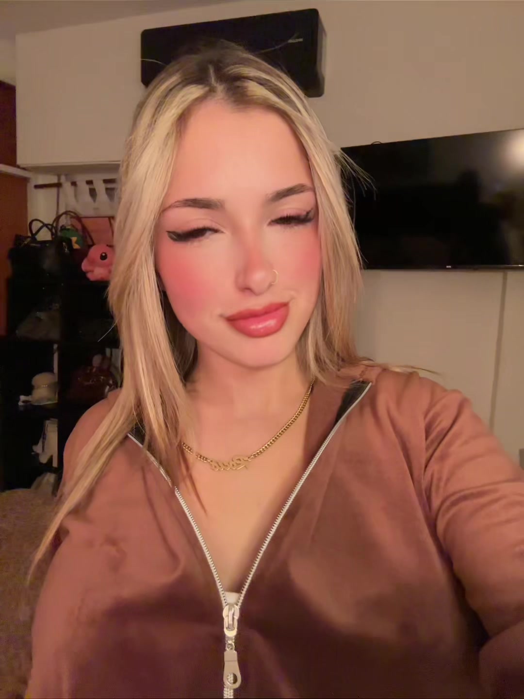 @Rochii12