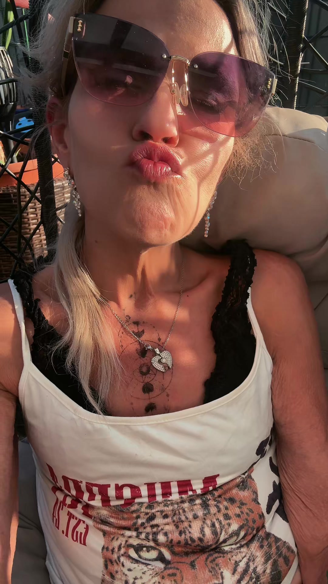 @Kitty_von_Mau^_^