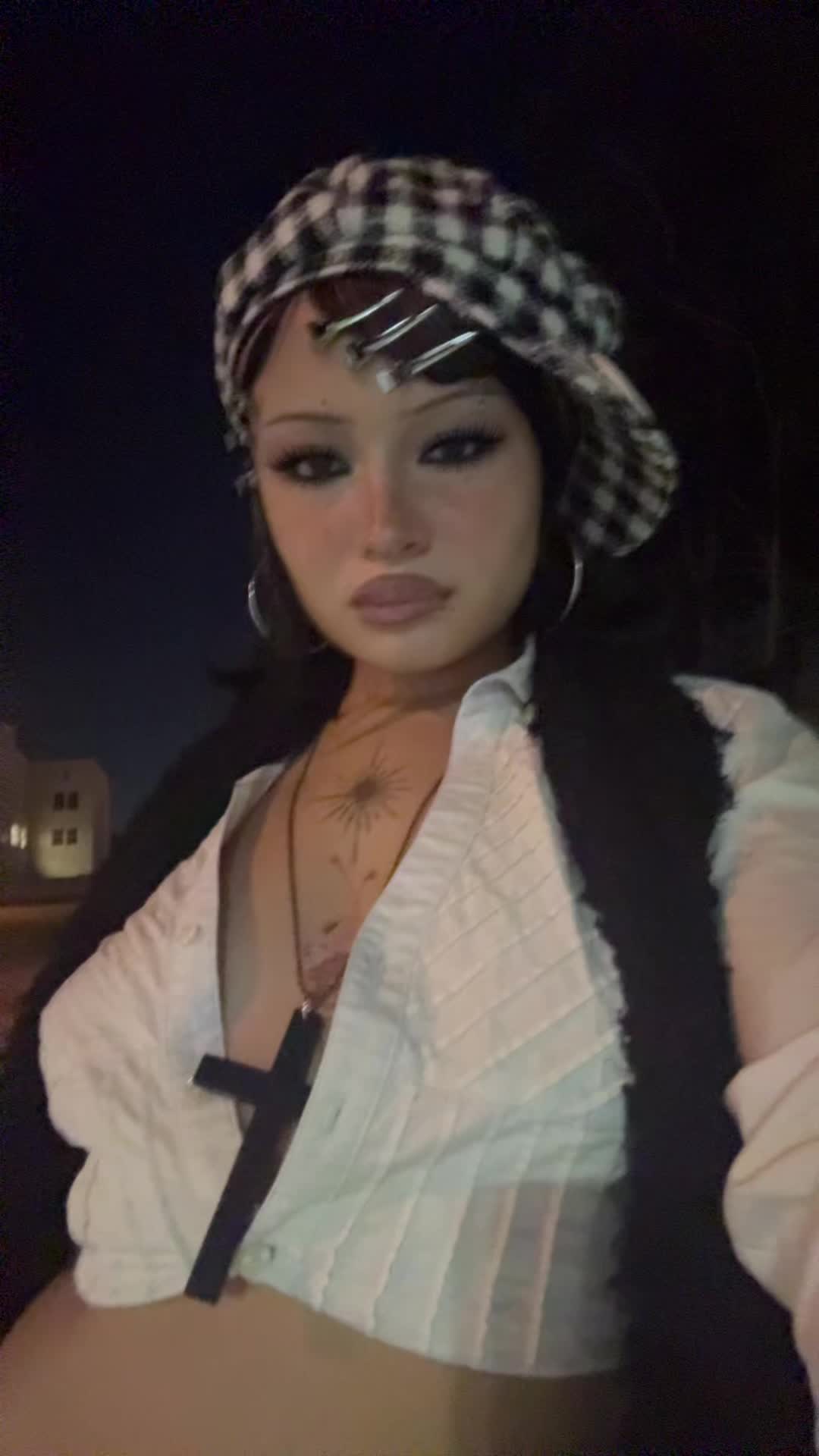 @LadyRobynHood