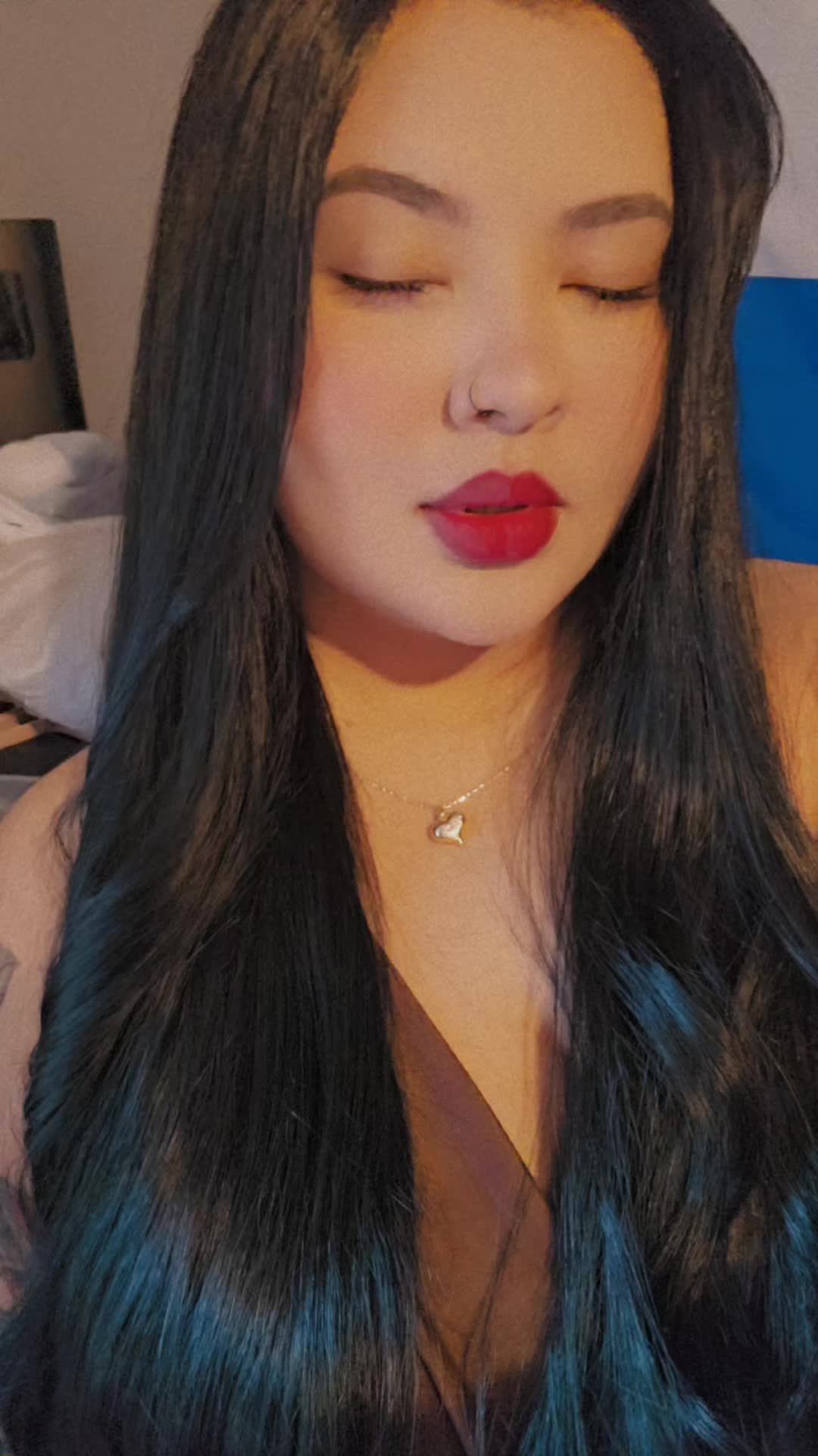 @DANIELA ♡🦇
