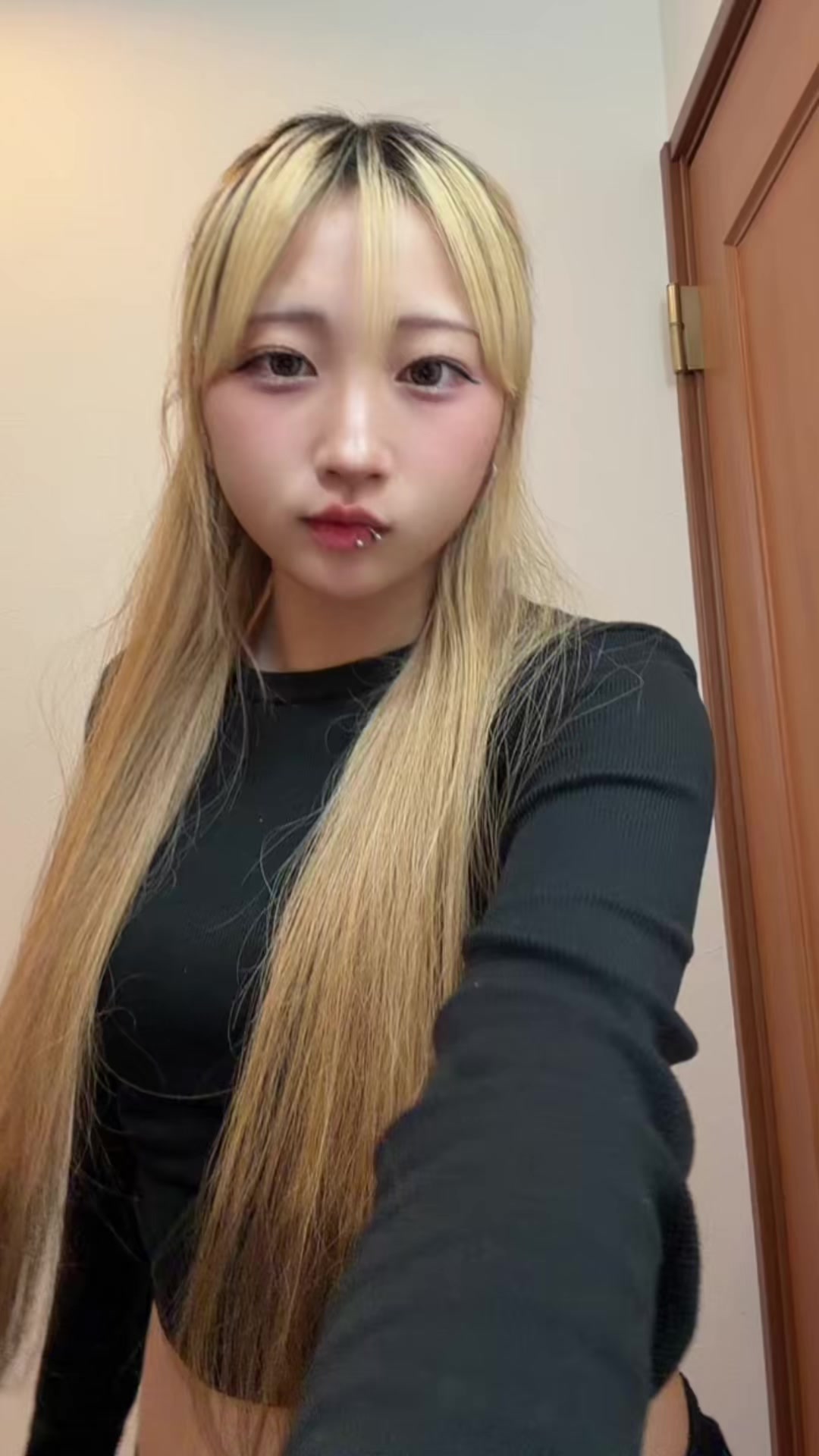 @(^^)