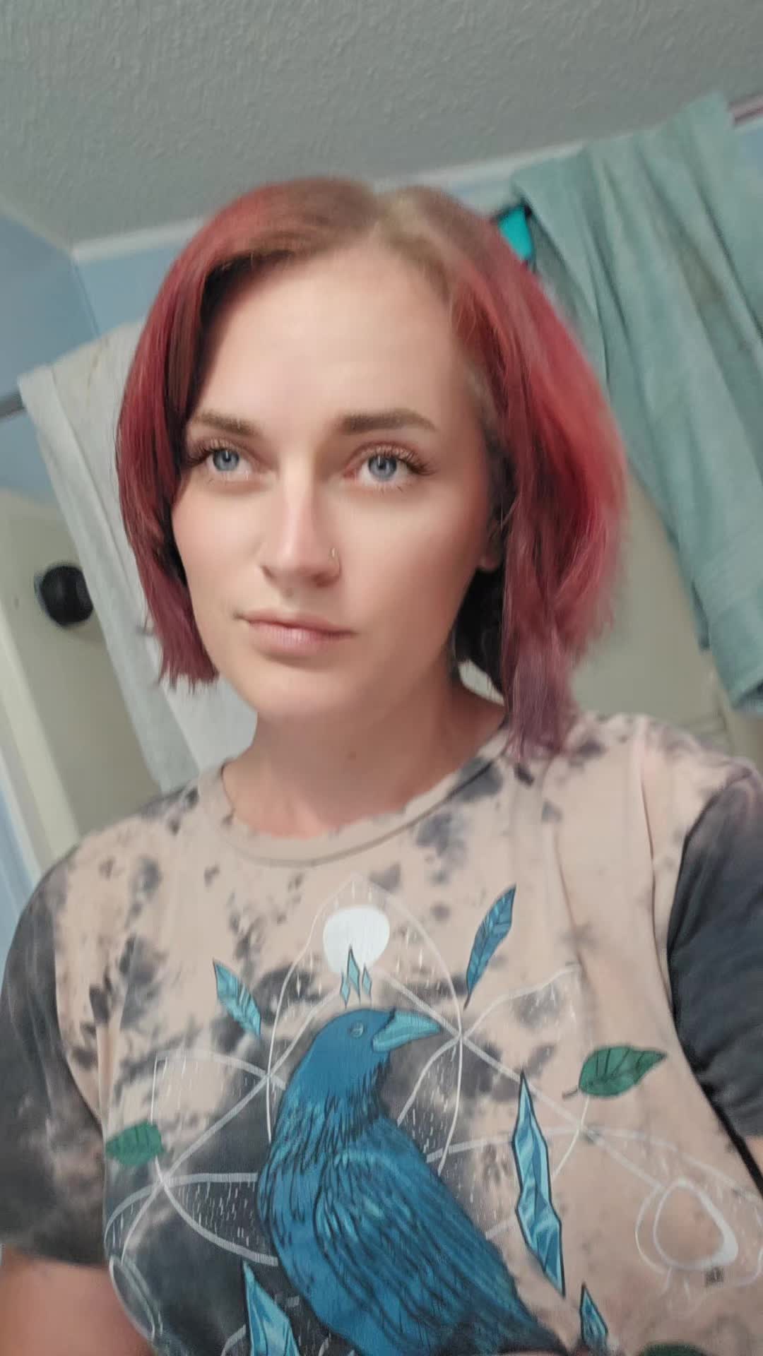 @Devine_Foxi