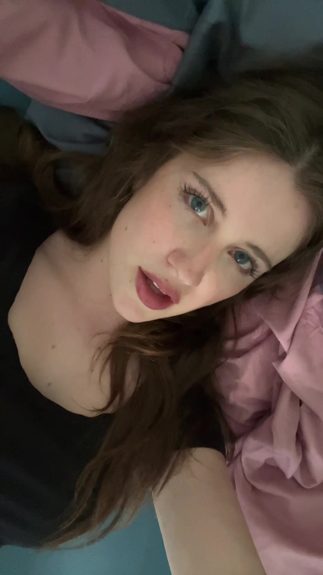 @<3