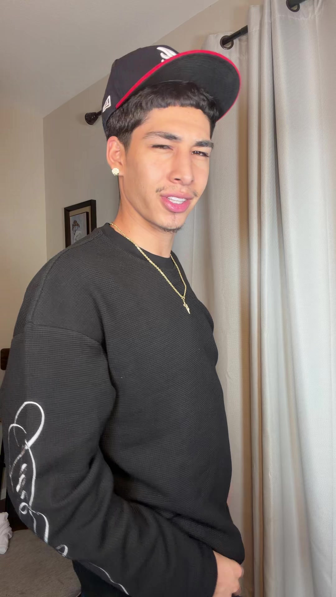 @…