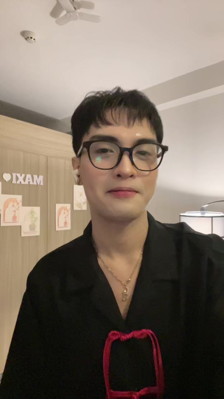 @IAmMaxi