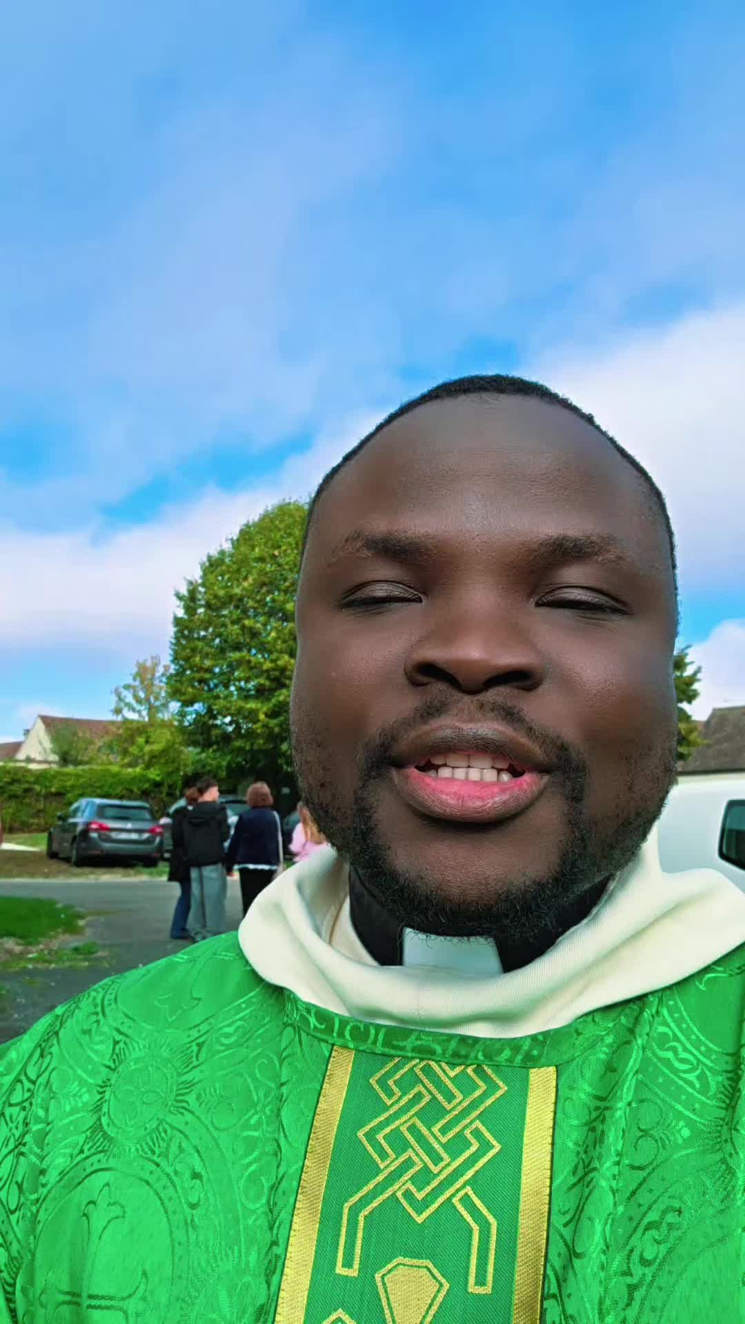 @Padre Pr&eacute;cieux 🇨🇵🇻🇦