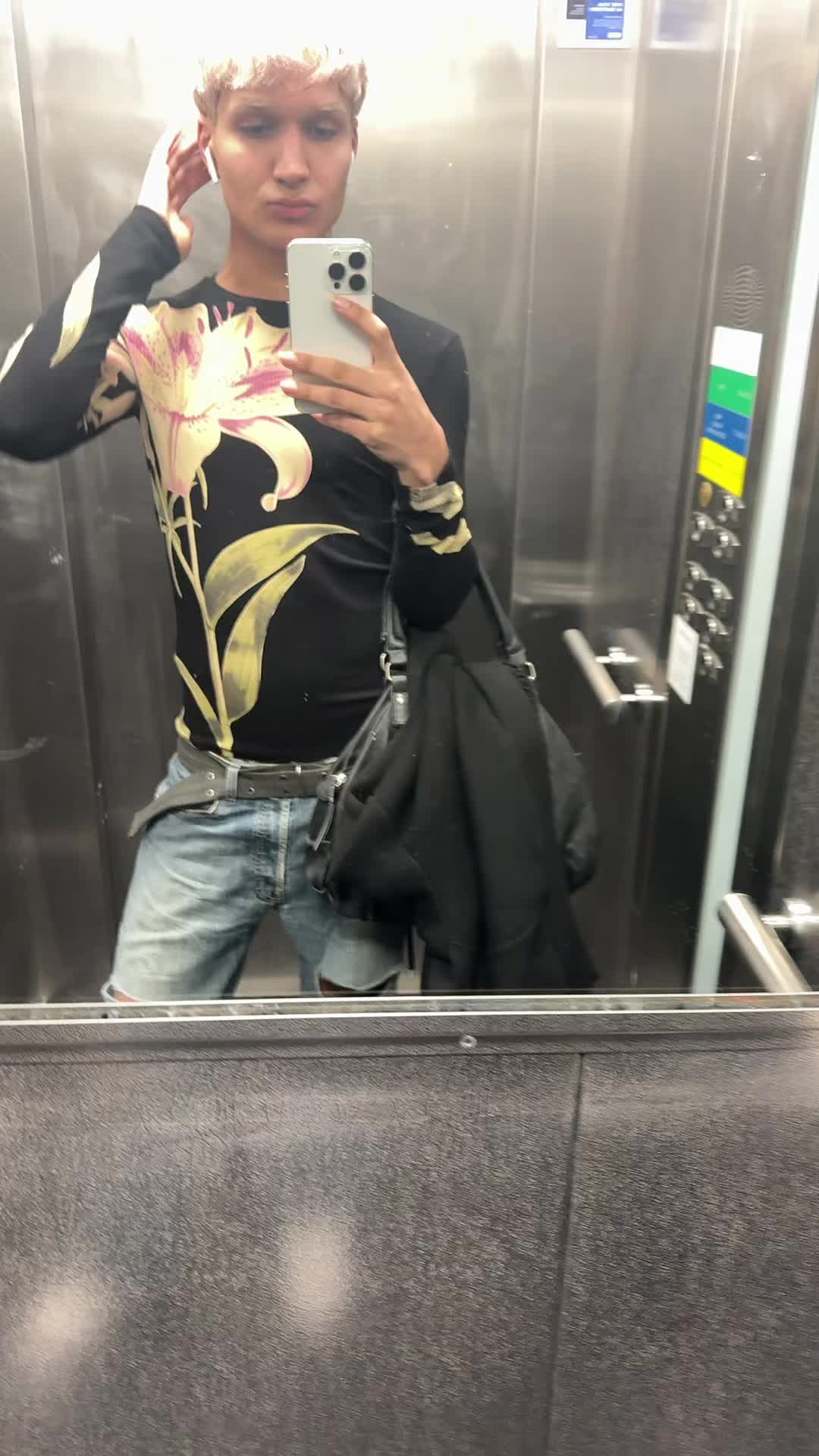 @<333