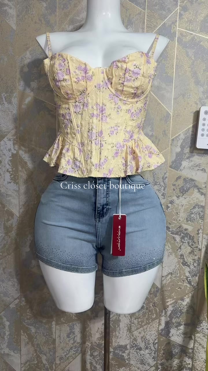 @criss closet-boutique