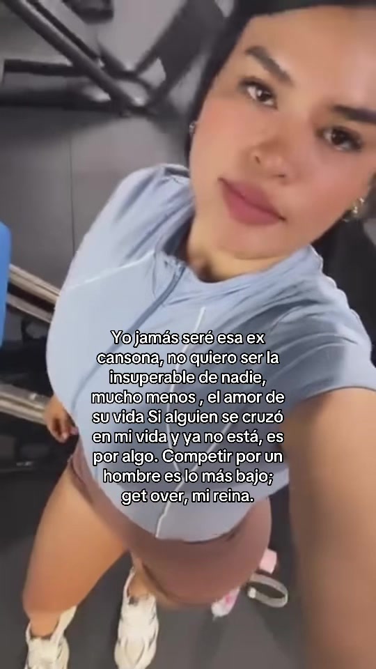 @melanieurbina