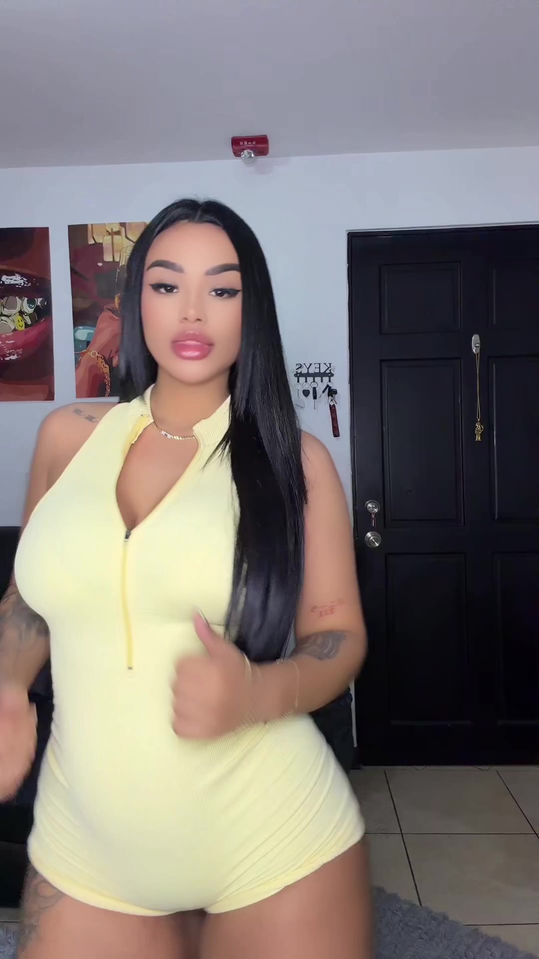 @Tatiqueenoficial 🦋