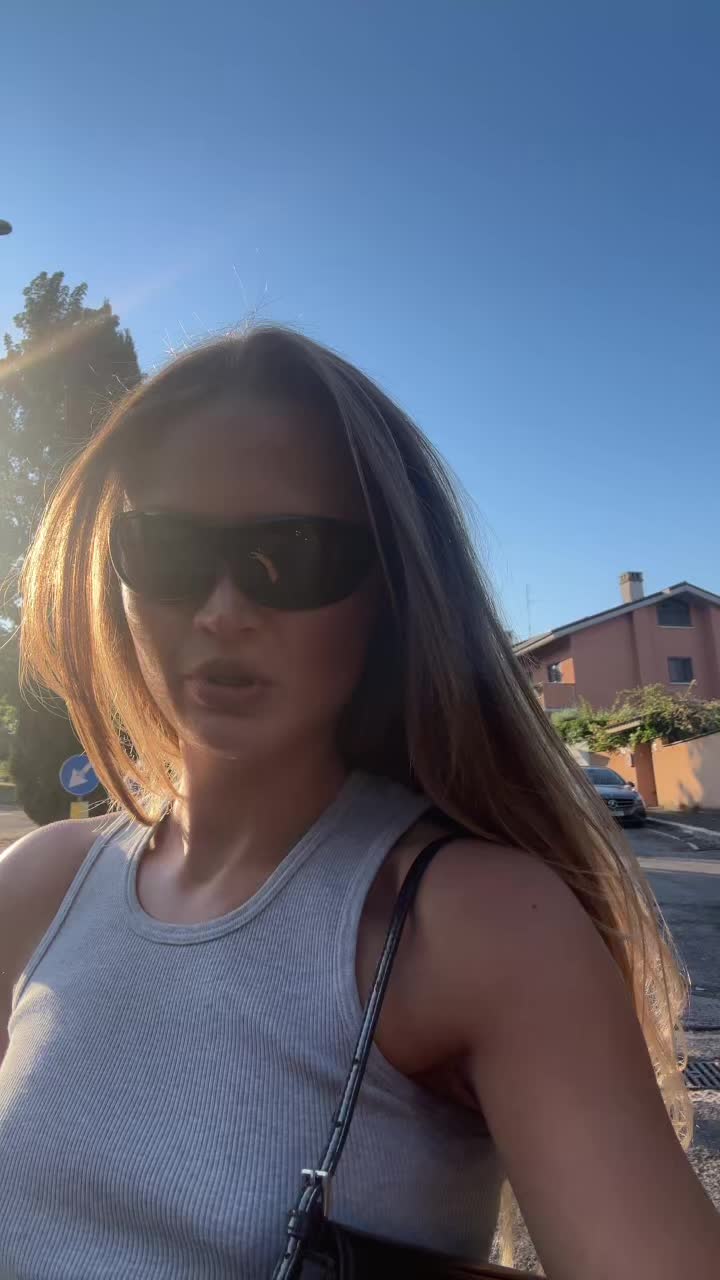 @ellibenny_