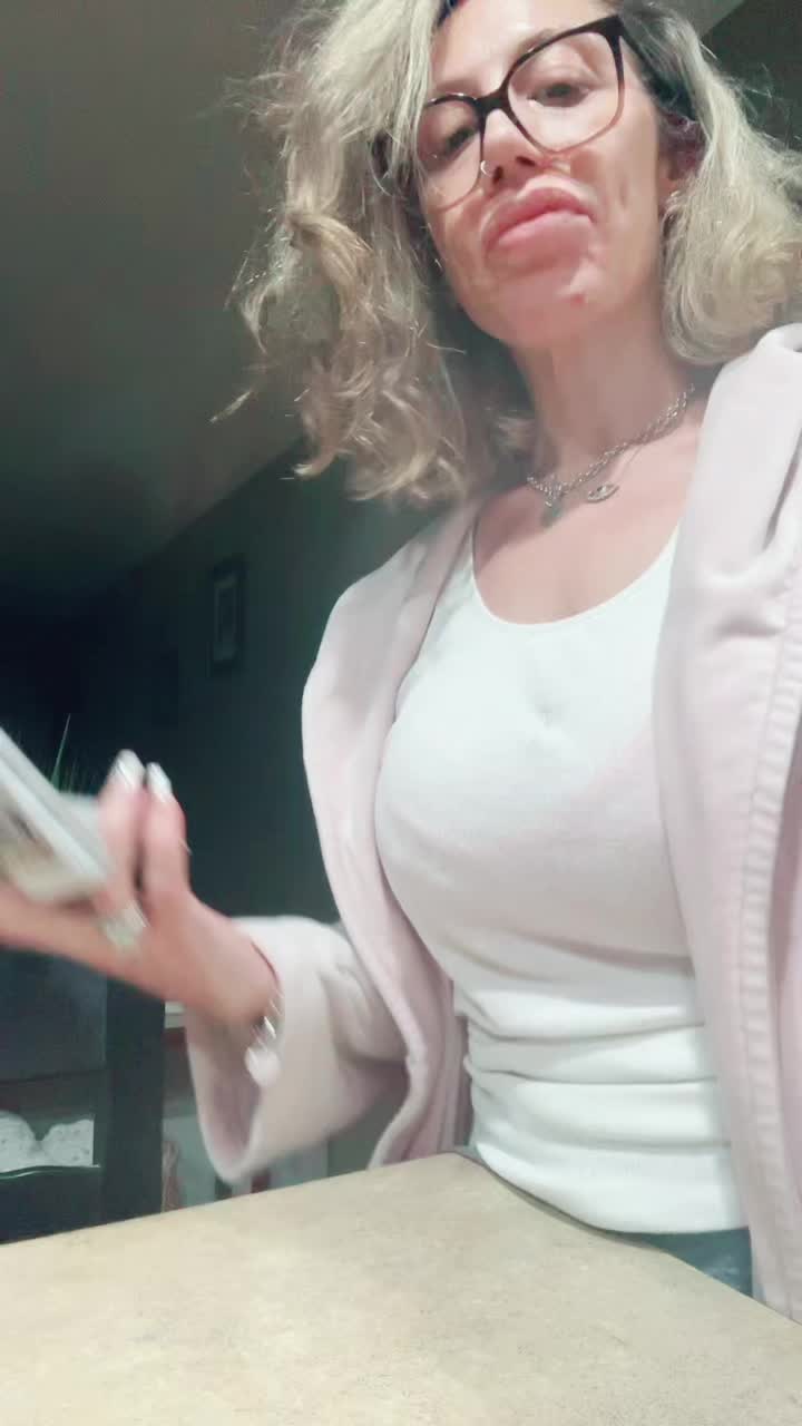 @Icanbeyourkaren