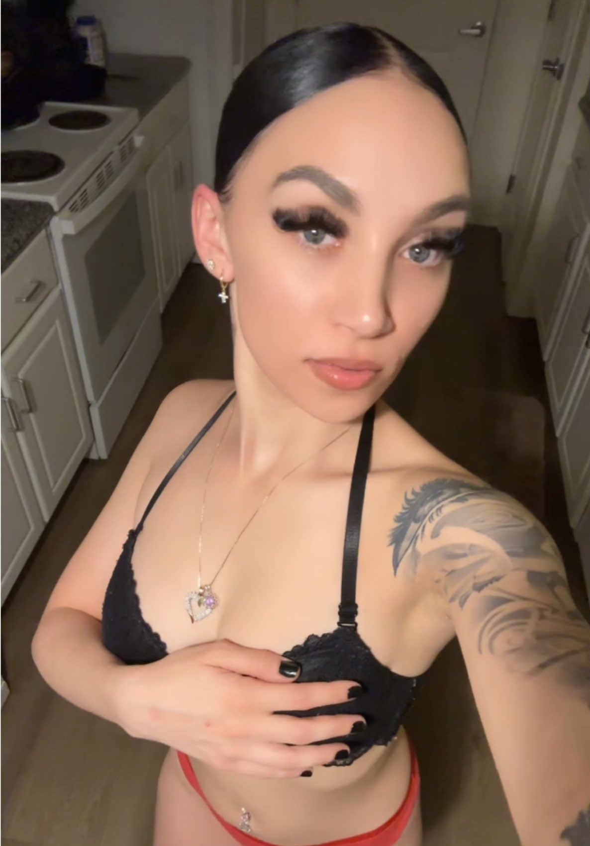 @RENEEVIXEN