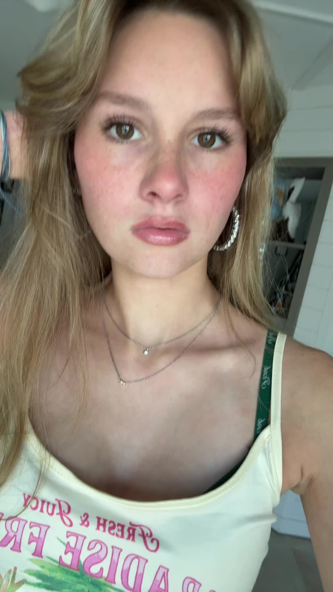 @chloeee