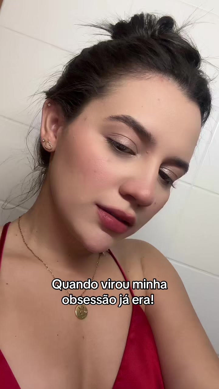 @L&iacute;via Souza