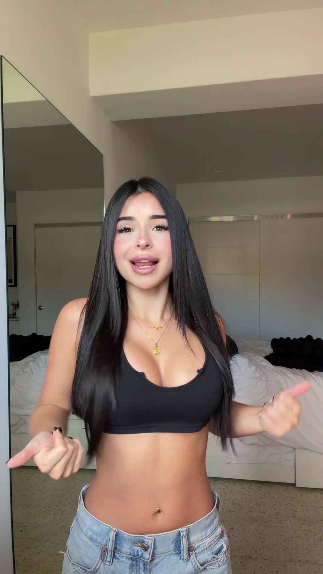 @vickyguez