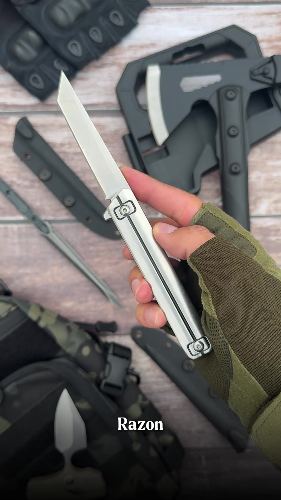 @survival.knives
