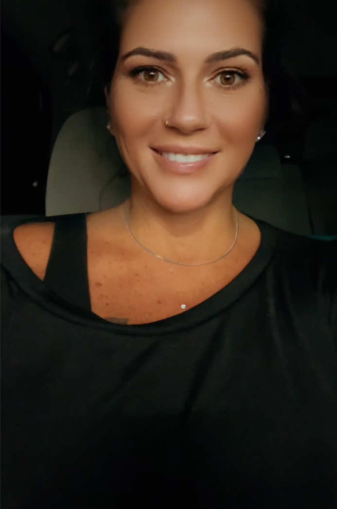 @𝓔𝓵𝓹𝓱𝓲𝓮