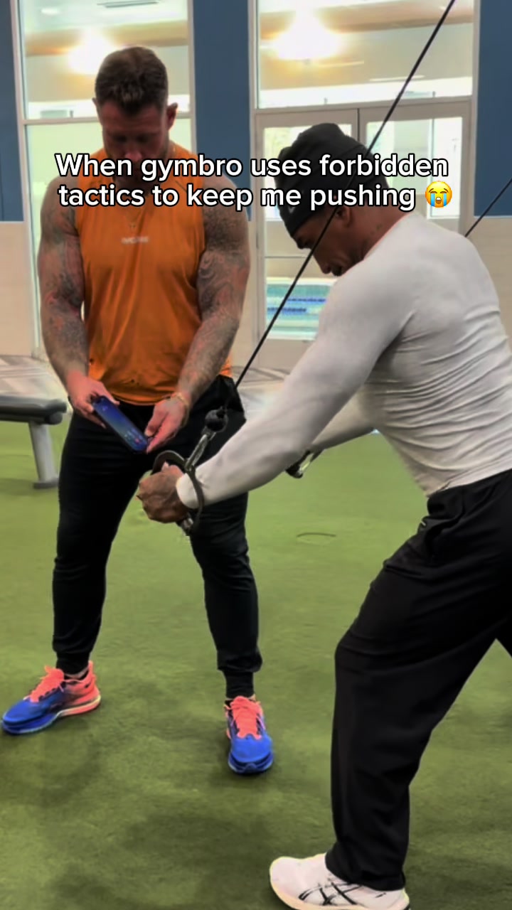 @_kevykevv