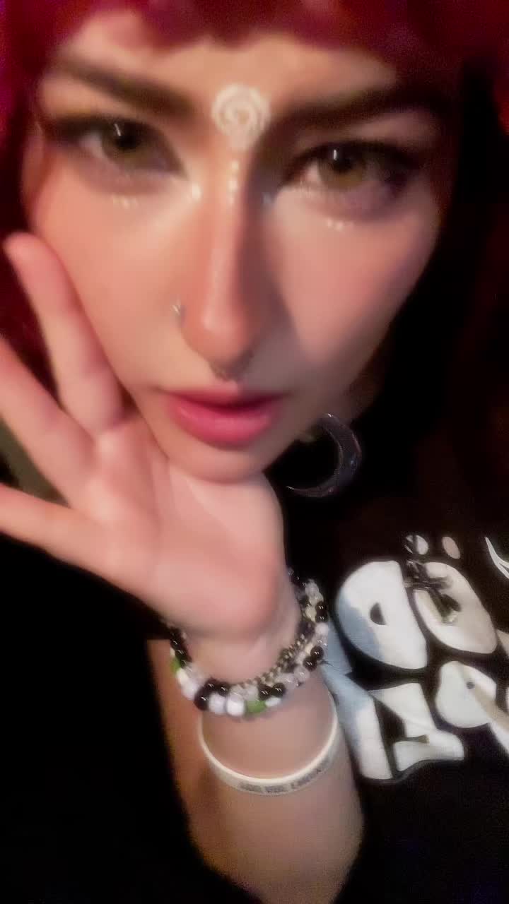 @|-/ 𝙻𝚎𝚎 . . .