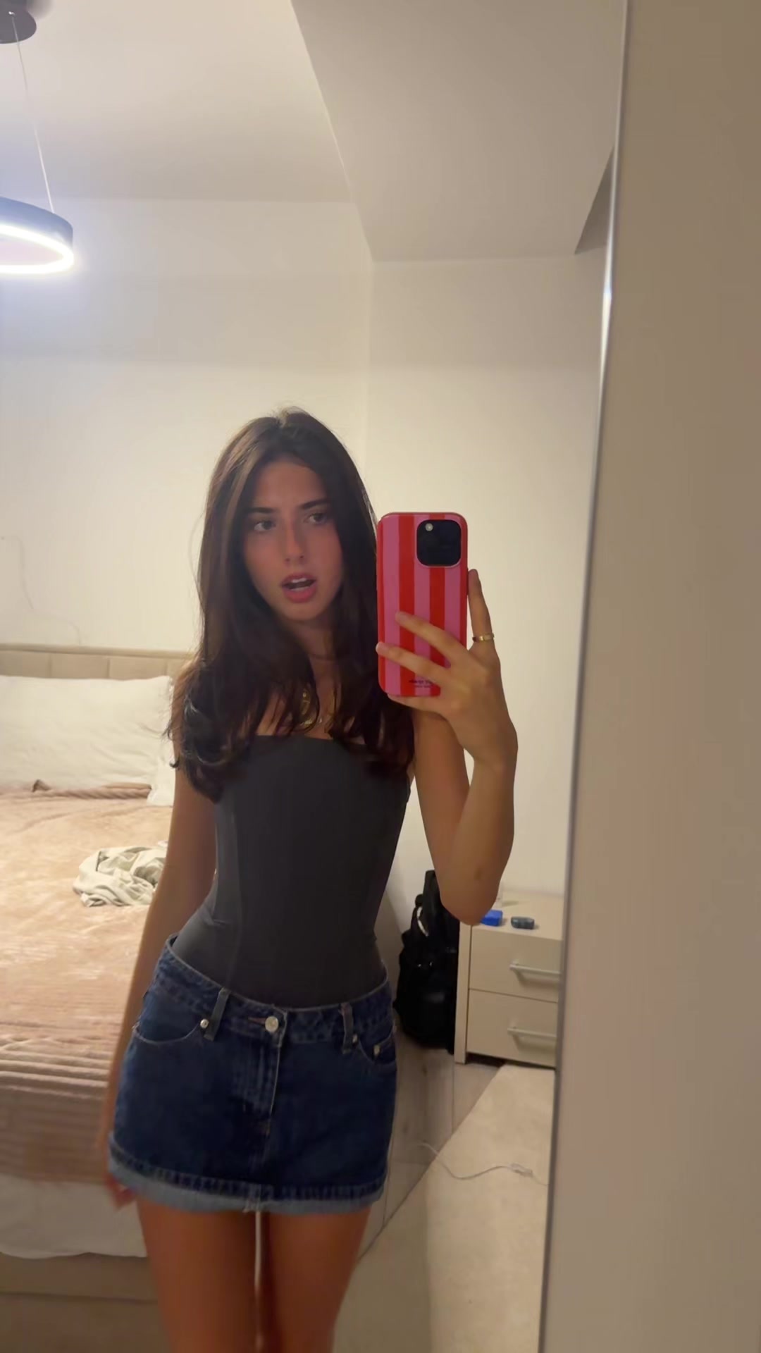 @Adora