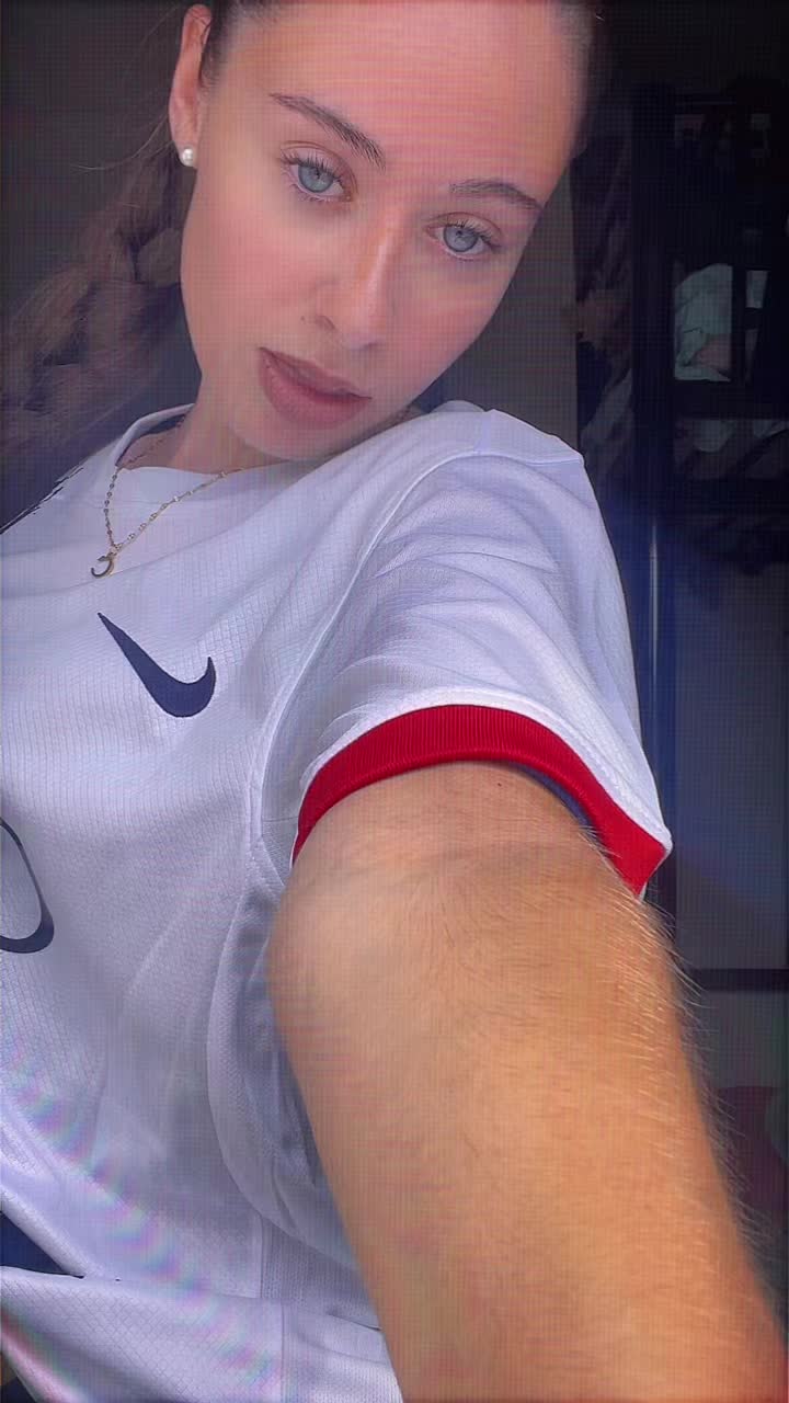 @𝐸𝓃𝑜𝓁𝒶_𝒶𝑔𝓍🌺
