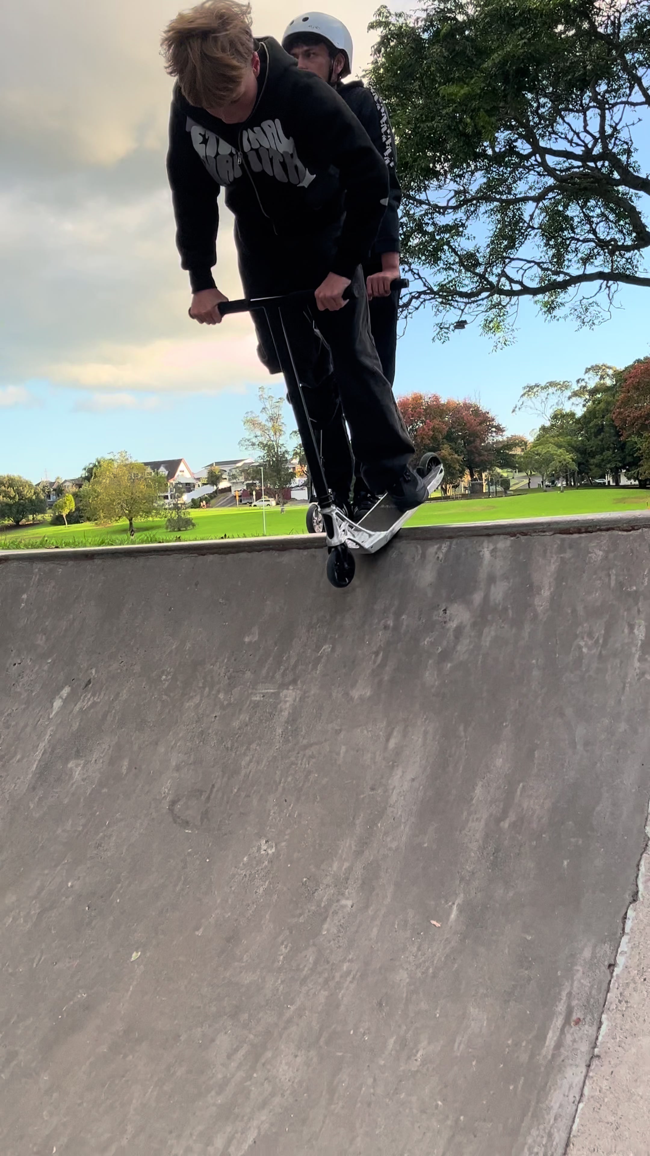 @lachiebull_