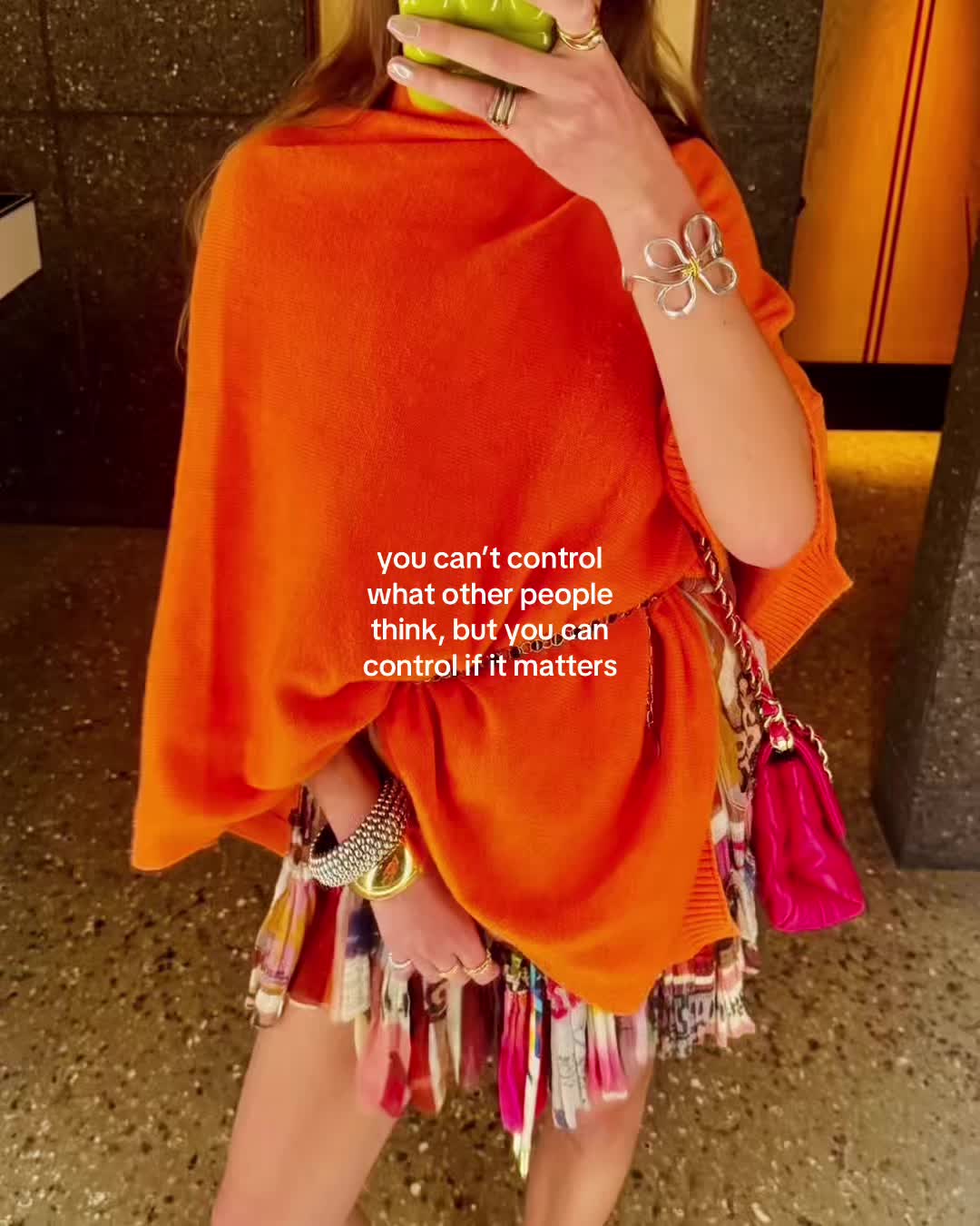 @𝒲