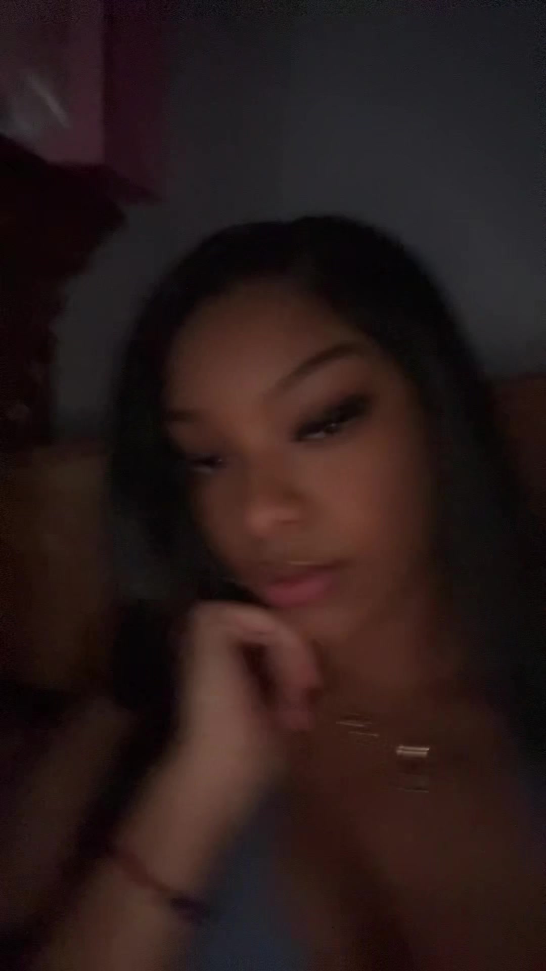 @E👅