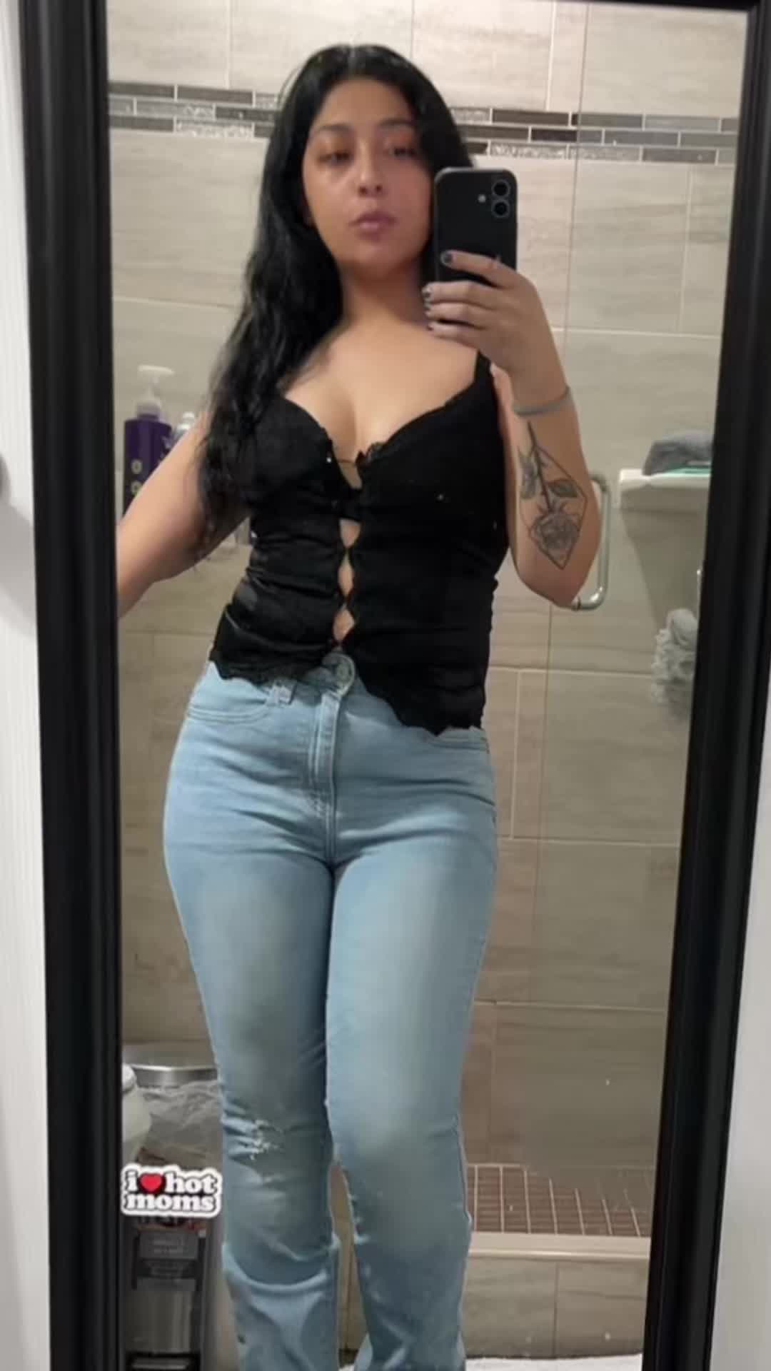@_alejandraaa666