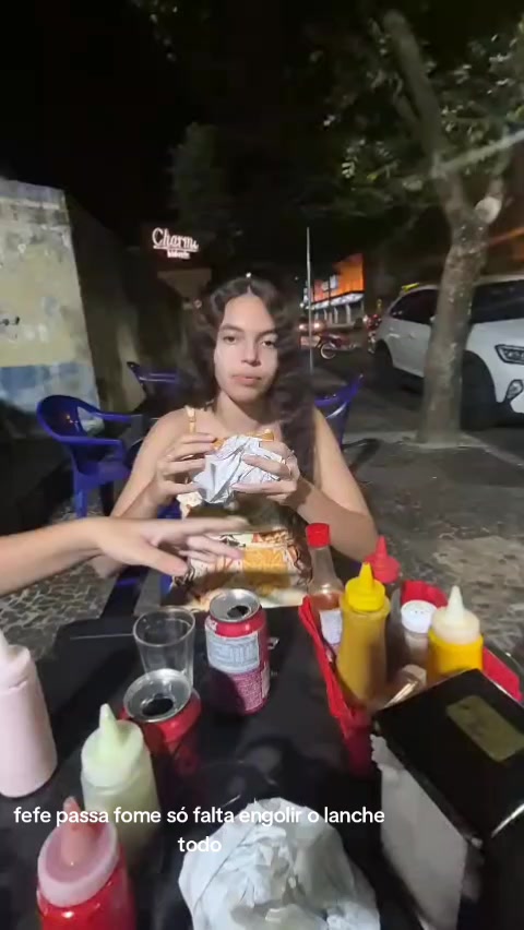@oq a fernandinha tá fazendo??