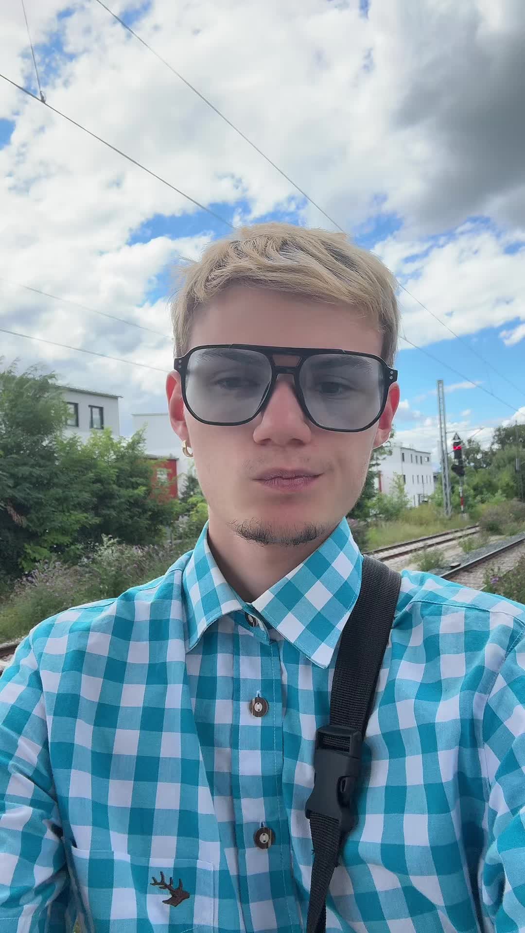 @KevinBadmomzjayAylivaFan🩵