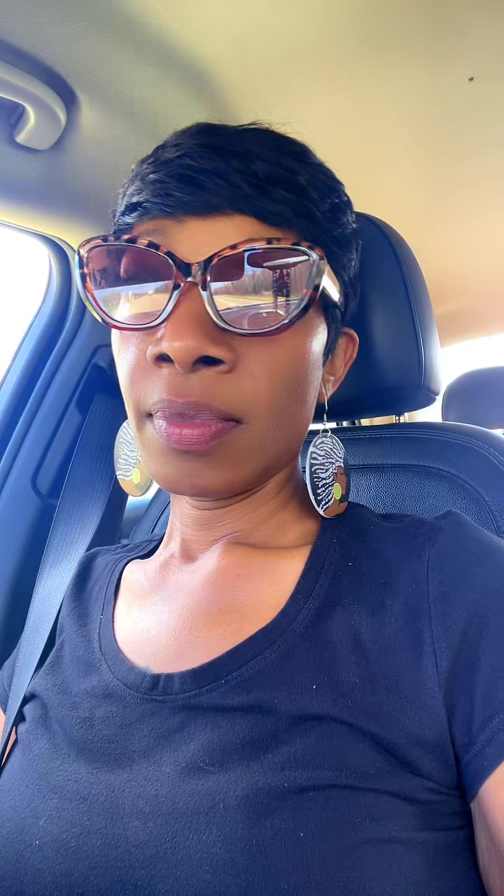 @QueenLawne