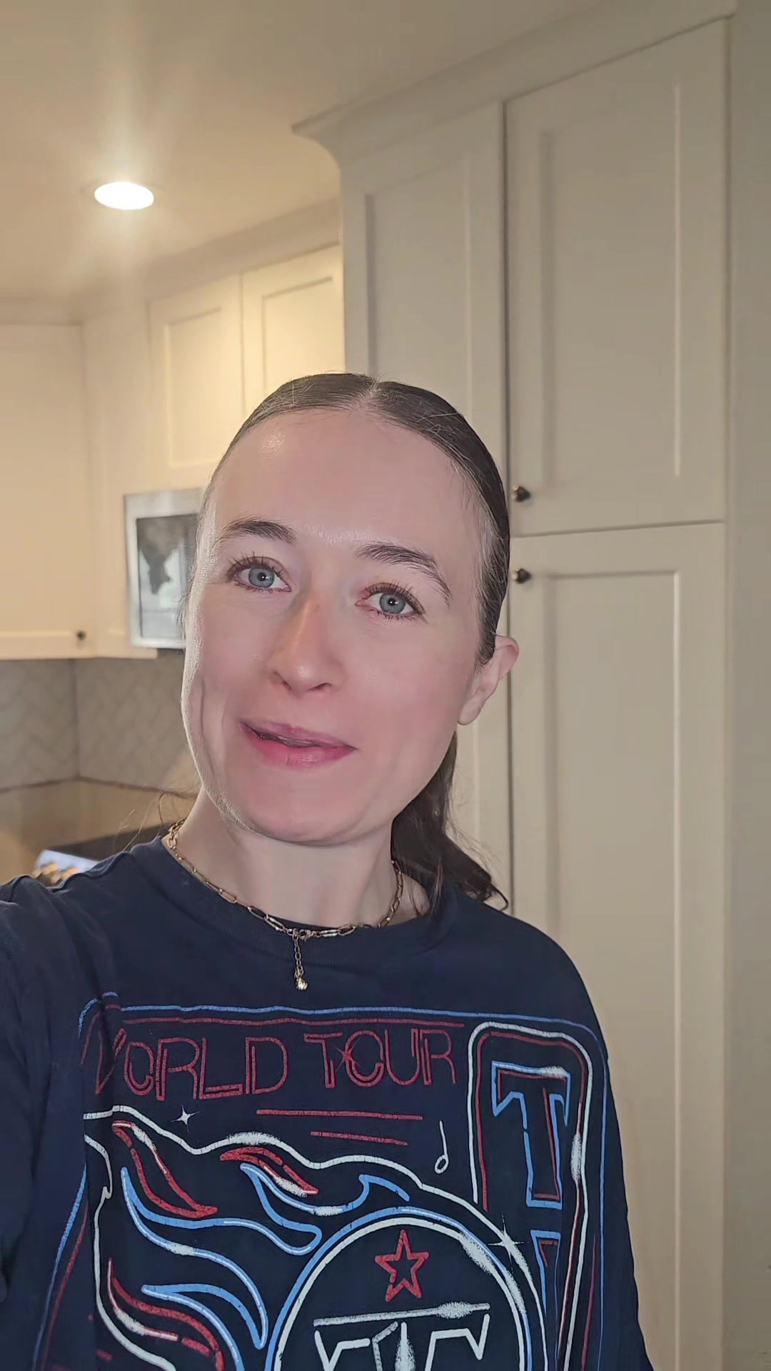 @alyssa | unaesthetic mom